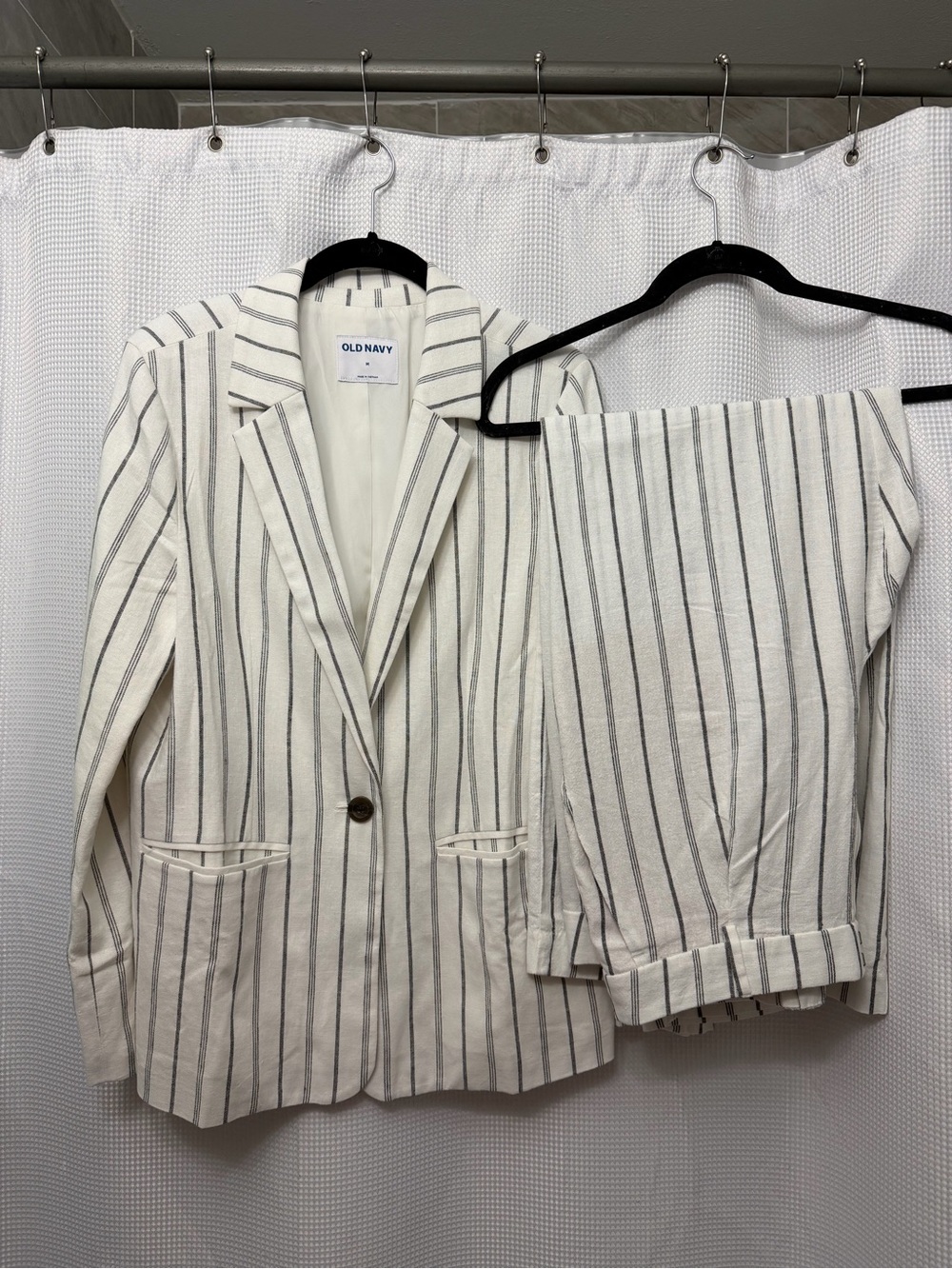 Old Navy Women's Cream Striped Blazer and Pants Set - NWOT